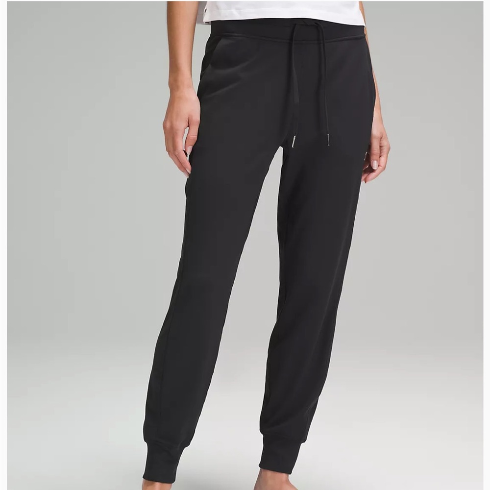 Lululemon joggers size 2 black